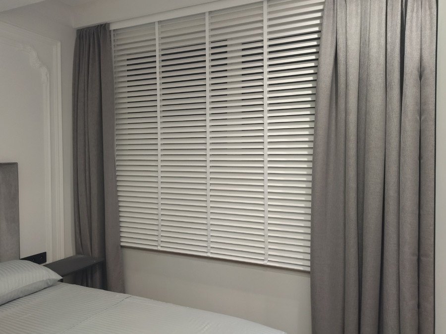 Горизонтальные деревянные жалюзи 50 мм, «Дерево Снежное»