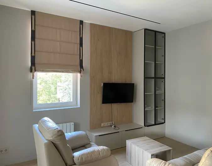 Индивидуальный пошив римских штор: плюсы и минусы